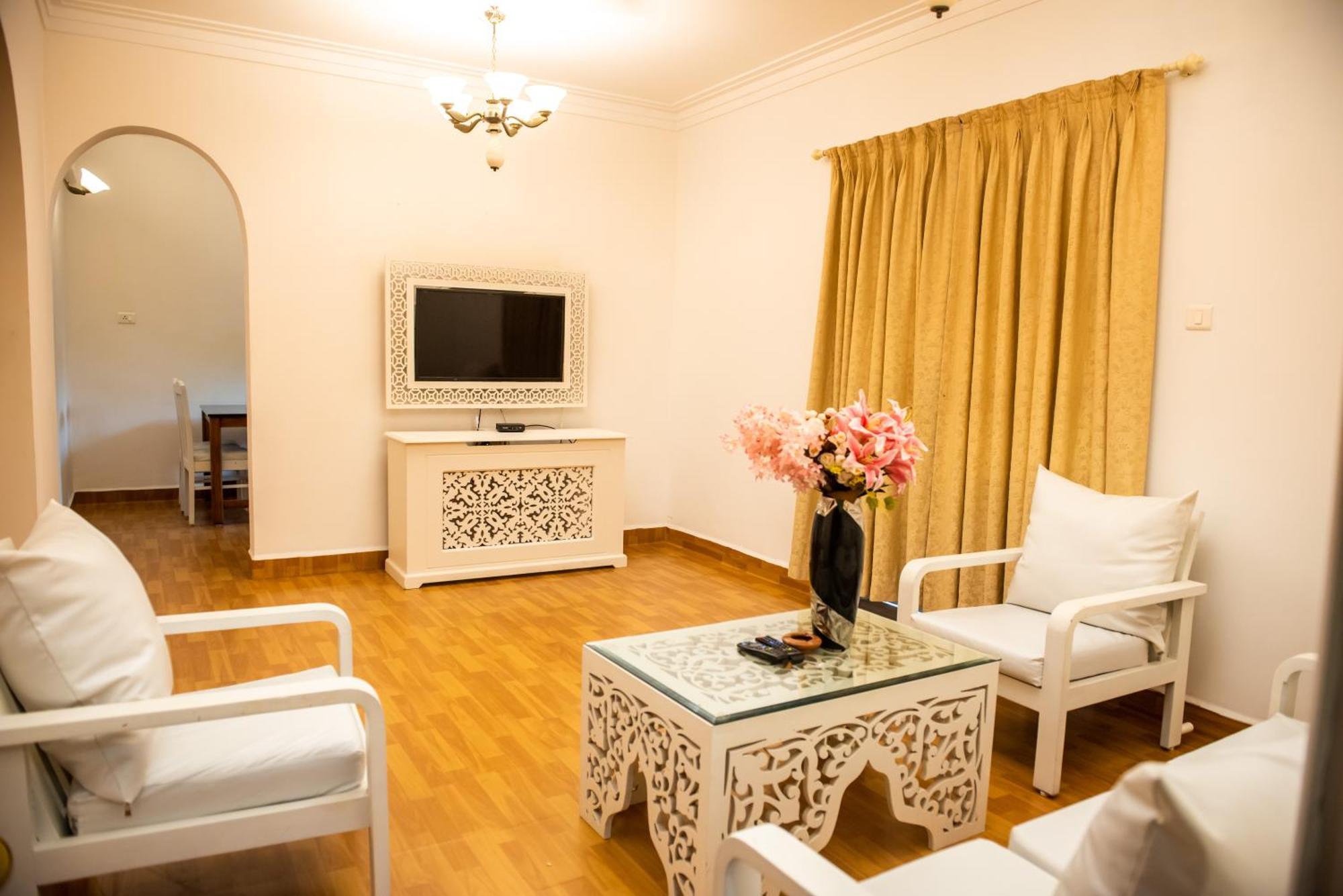Cherrystay -candolim *
